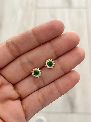 Topos de flor con circon verde
