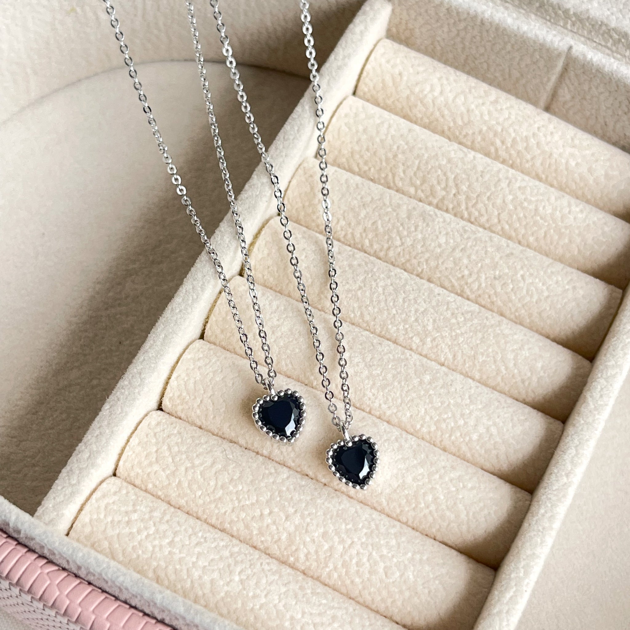 Cadena corazón negro