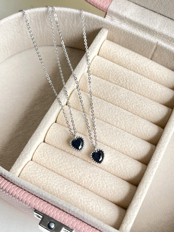 Cadena corazón negro