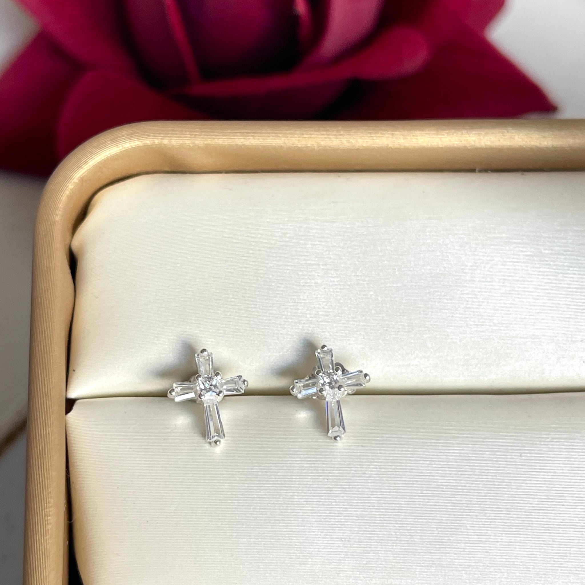 Aretes Cruz