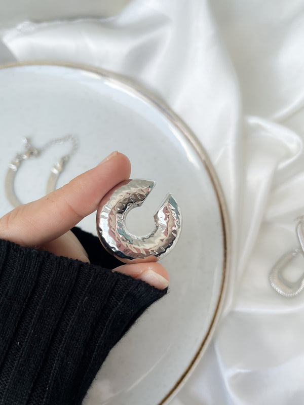 Earcuff Labrado Plateado