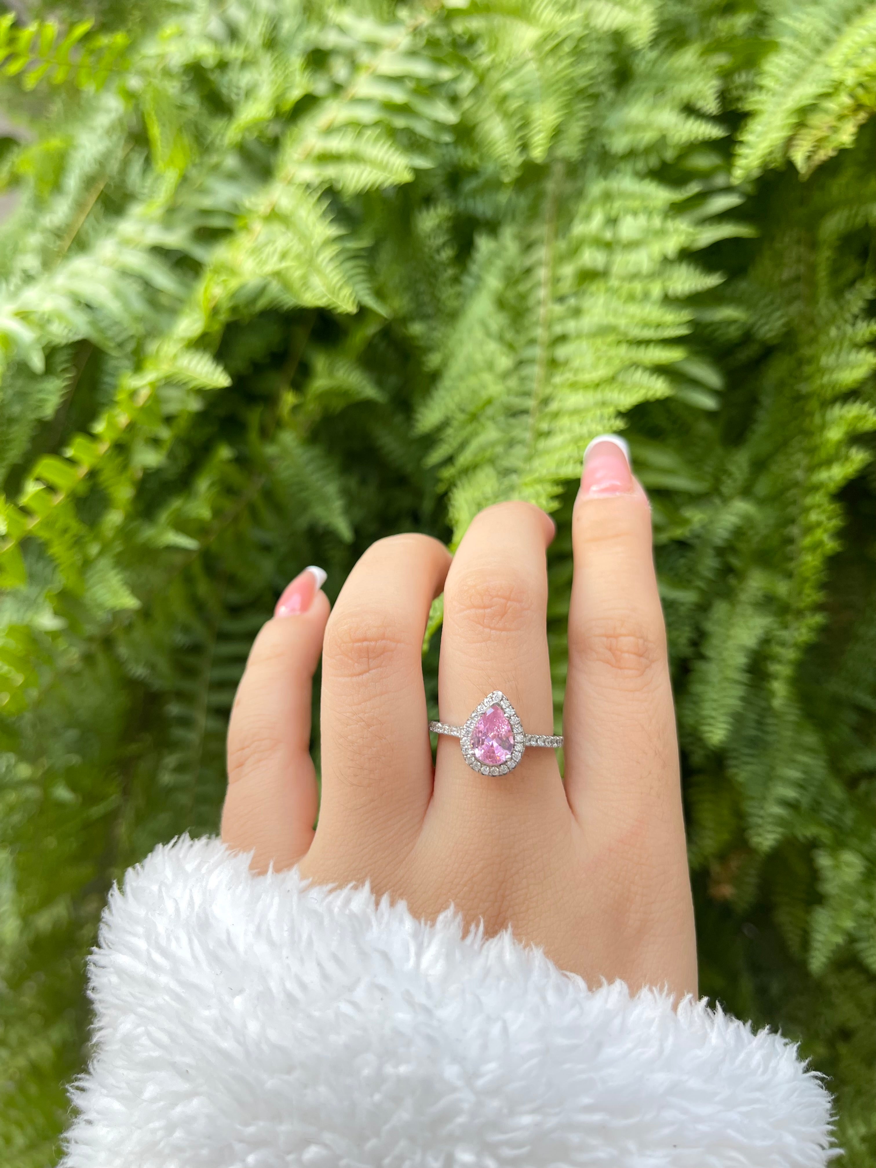 slider image slider_item_UwAxFw