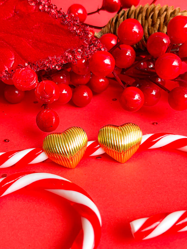 Aretes corazón de líneas