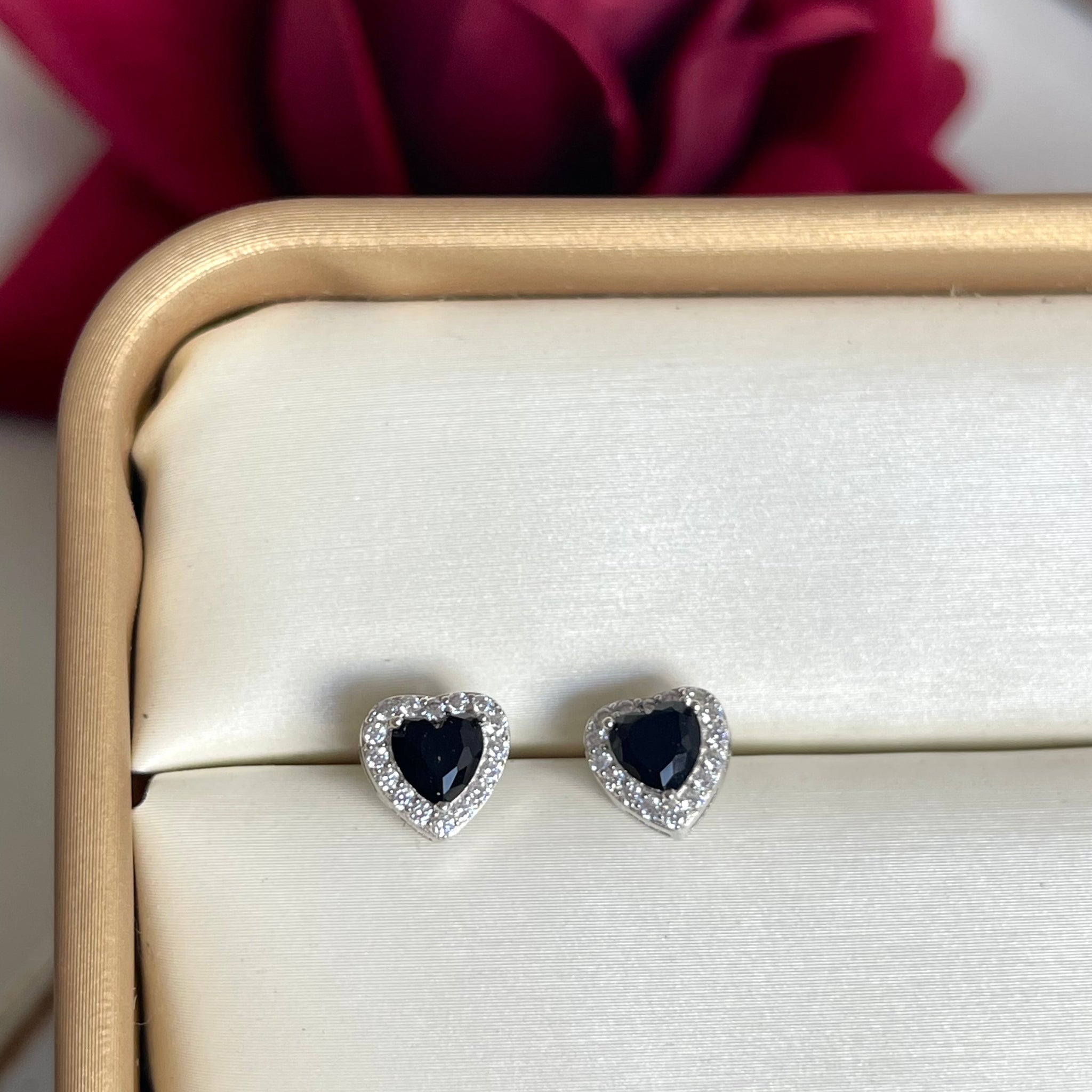 Aretes Corazón Negro