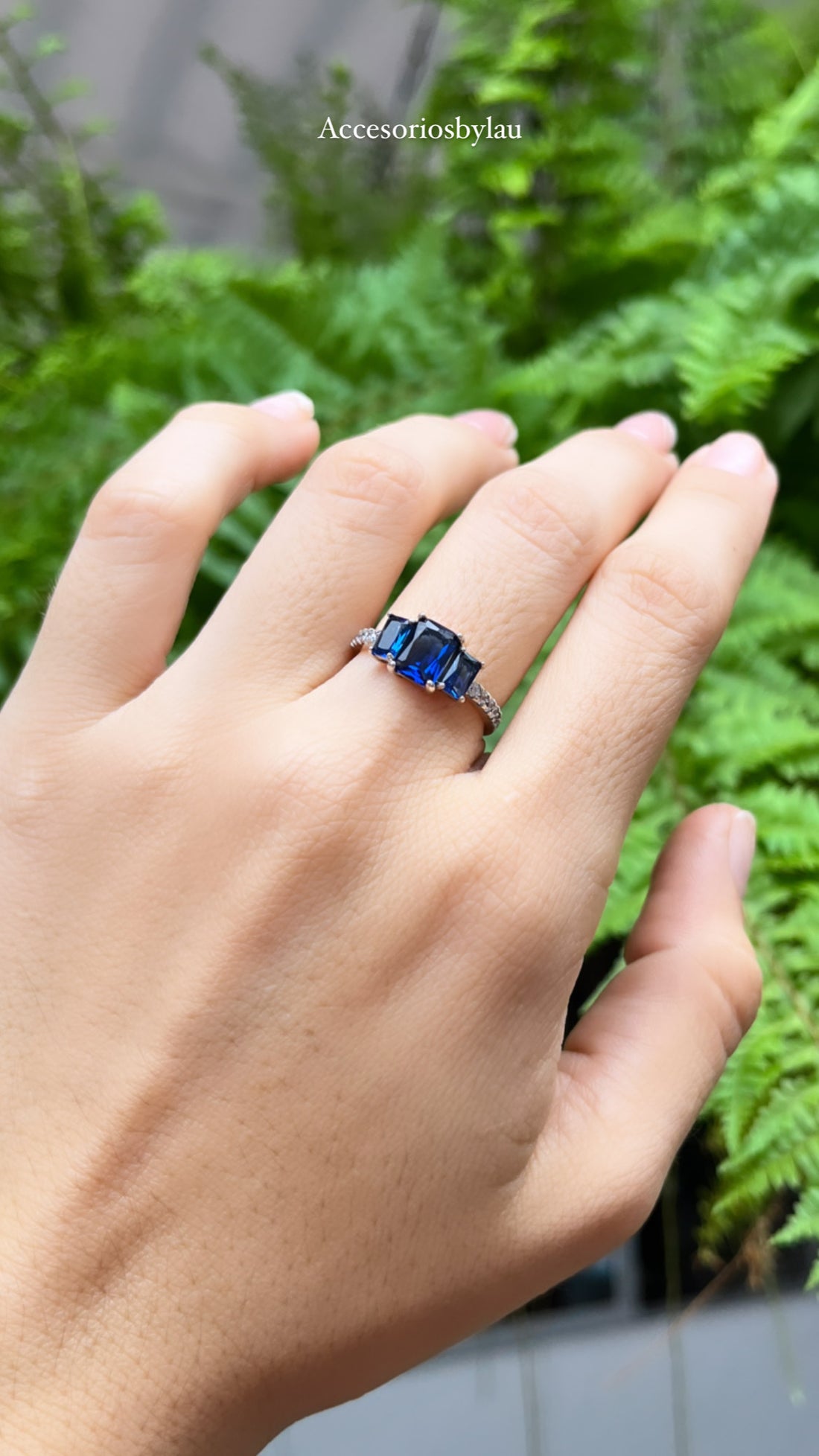 Anillo P cuadrado azul