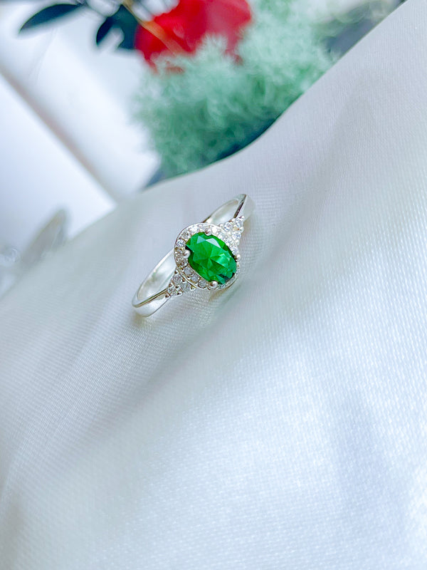 Anillo Verde con Circón