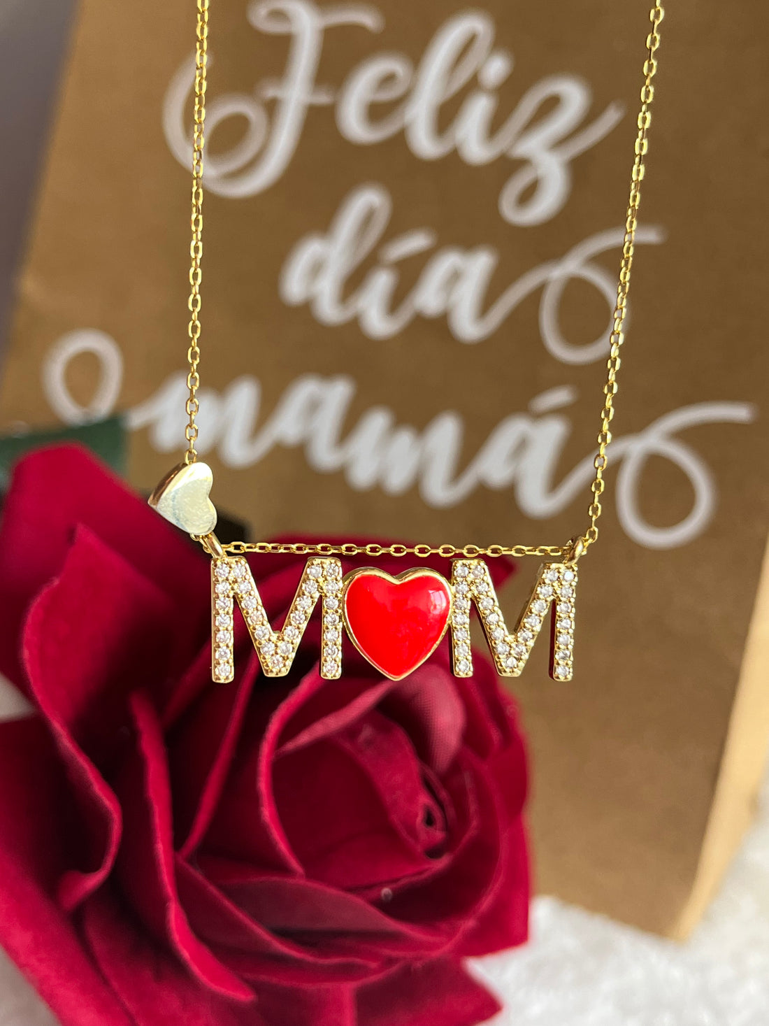 Cadena Mom corazón rojo