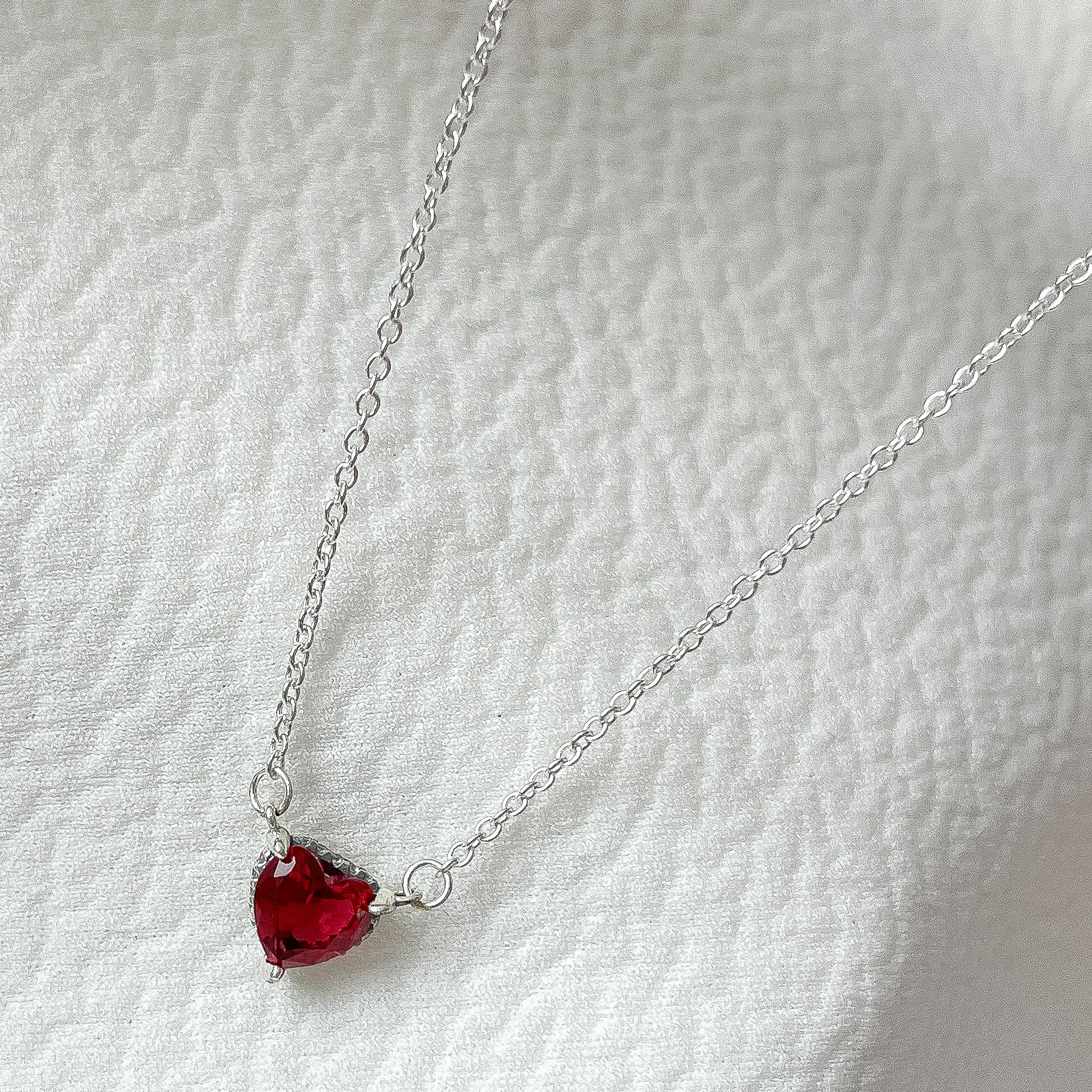 Cadena corazón rojo