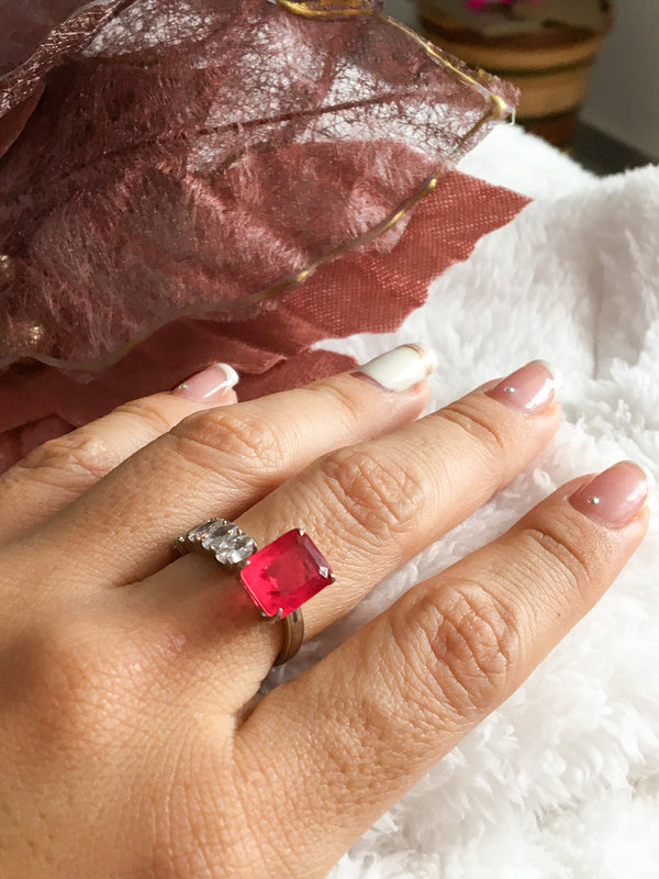 Anillo con Piedra Rosada Ajustable